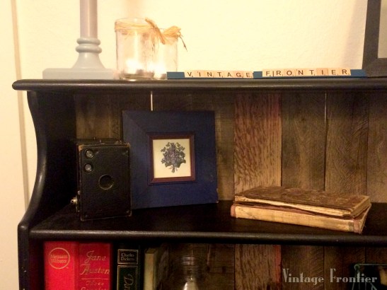 Pallet Bookshelf Makeover