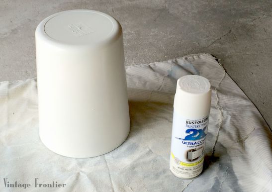 Add a little rustic style to any space with this quick trash can makeover. 